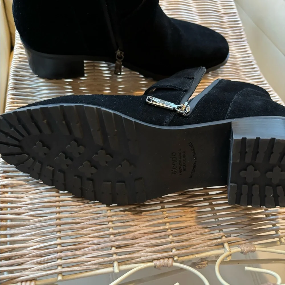 SALE!!! BLONDO suede bootie - Picture 5 of 7